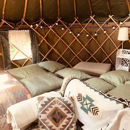 Glamping Yurt Between Lilac And Fuchsia Mountshannon