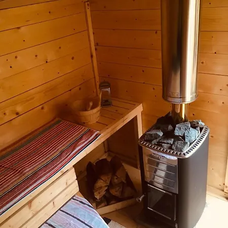 Yurt Between Lilac And Fuchsia Mountshannon