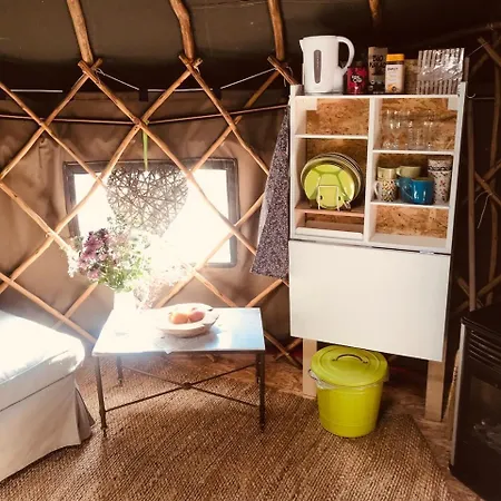 Οργανωμένο κάμπινγκ Yurt Between Lilac And Fuchsia Mountshannon